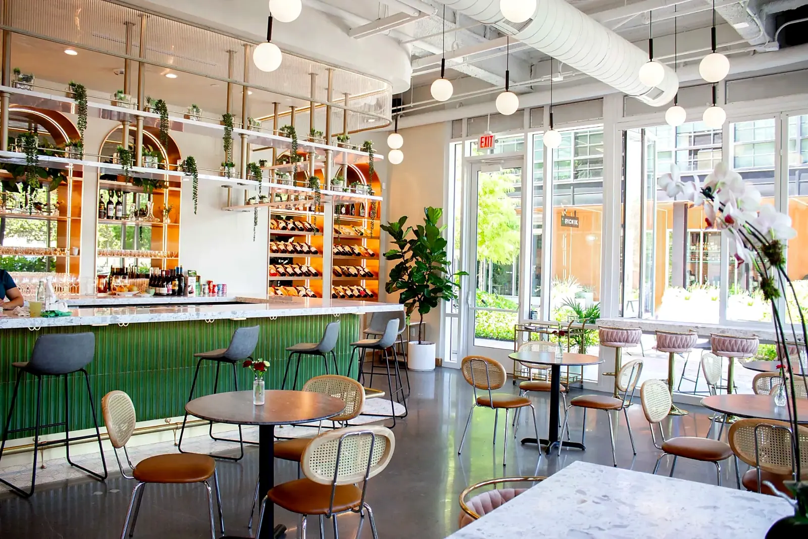 Fiora's Wine Bar, photograph 3