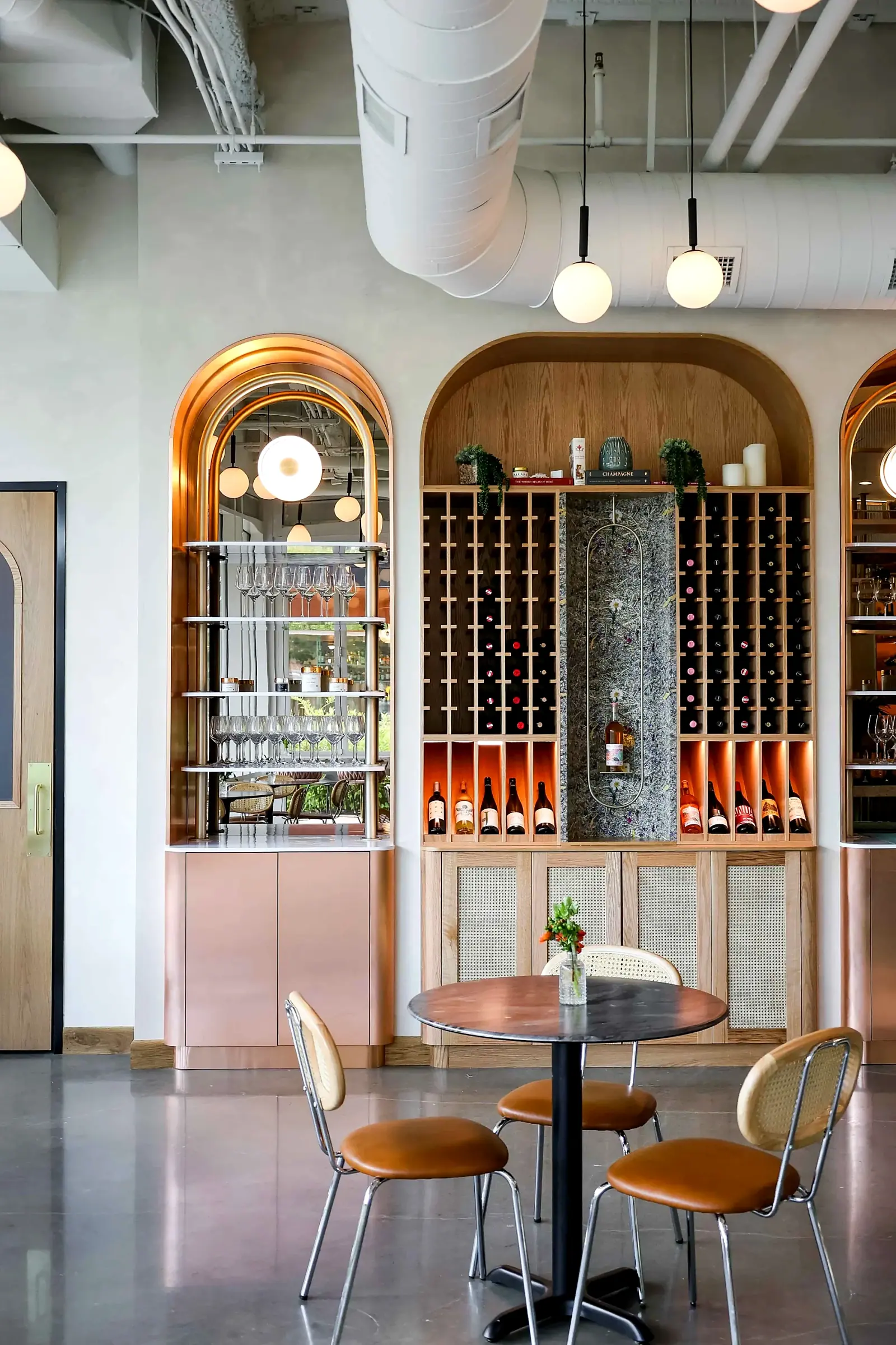 Fiora's Wine Bar, photograph 6